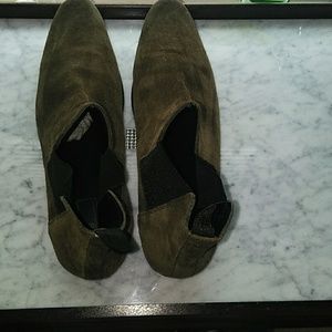 Brown dress shoes